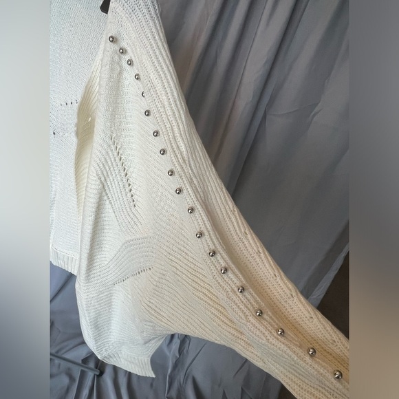 NWOT Cream studded sleeve cardigan only worn once - Picture 5 of 12